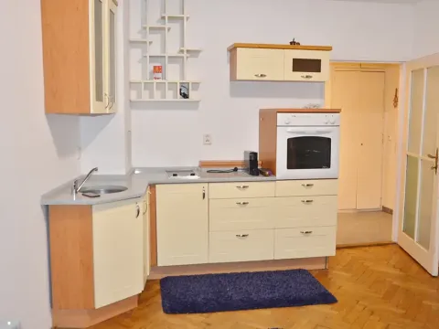 Pronájem bytu 1+kk, Praha - Nové Město, U půjčovny, 30 m2