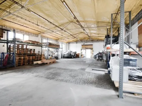 Pronájem výrobních prostor, Plzeň, 266 m2
