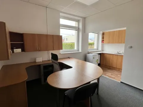 Pronájem kanceláře, Kravaře, Kostelní, 240 m2