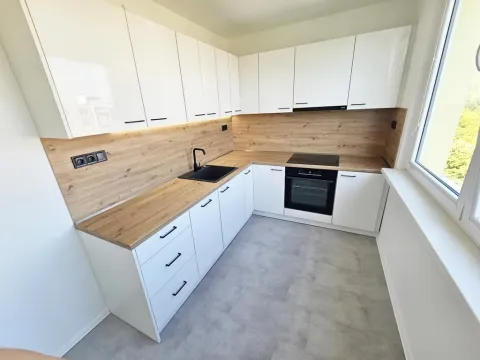 Pronájem bytu 3+1, Klášterec nad Ohří, Školní, 64 m2